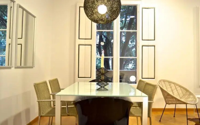KM Rocafort Apartment