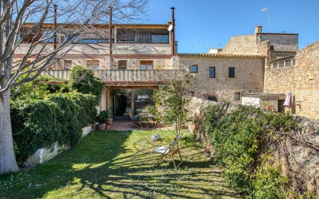 Traditional Holiday Home in Ventalló With Garden