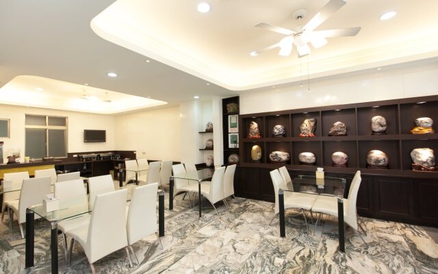 Tau Tau Chu Hotel