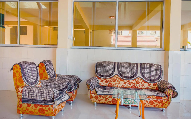 OYO Flagship 14294 De Rest