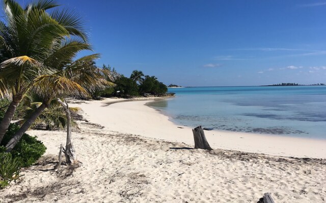 Green Turtle Cay by TechTravel