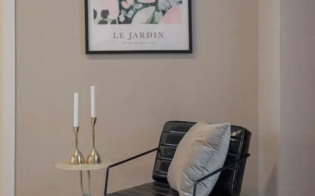 Loggia & Luxe 5BR Penthouse in Universitatii Area
