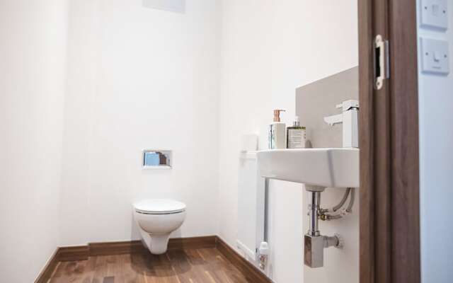 Rayleigh Lodge 2-Bedroom House