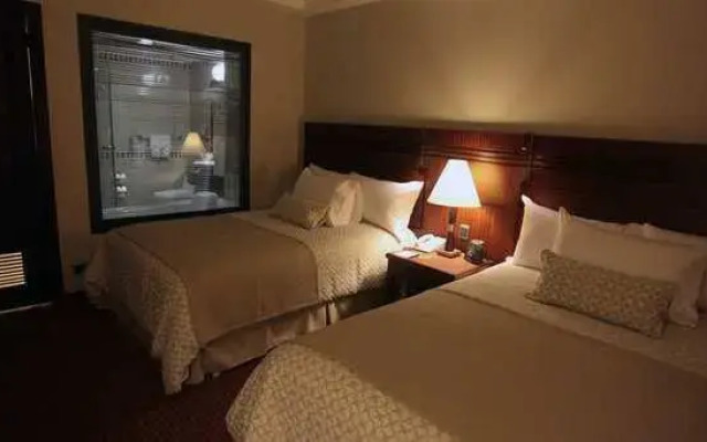Embassy Suites Valencia Downtown