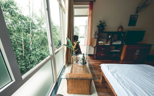 Hillside Homestay Hue - Top Apartment