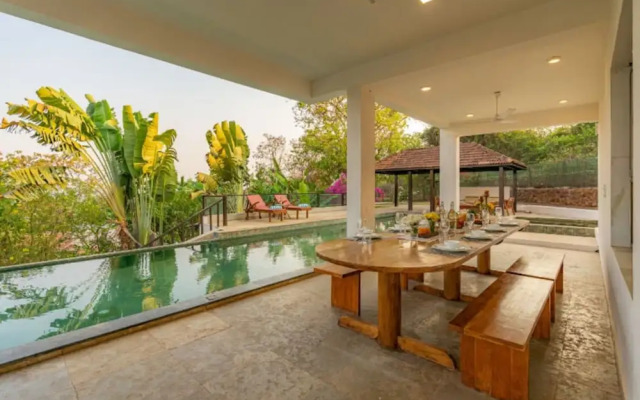 Cliffhouse by Hireavilla -5br w Pvt Pool in Saipem