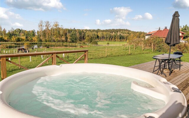 Amazing Home in Huskvarna With Jacuzzi, Sauna and Wifi