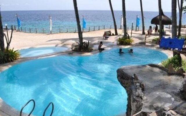 Cebu Club Fort Med Resort