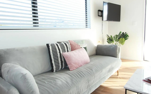 3 - Sunny Brand New house