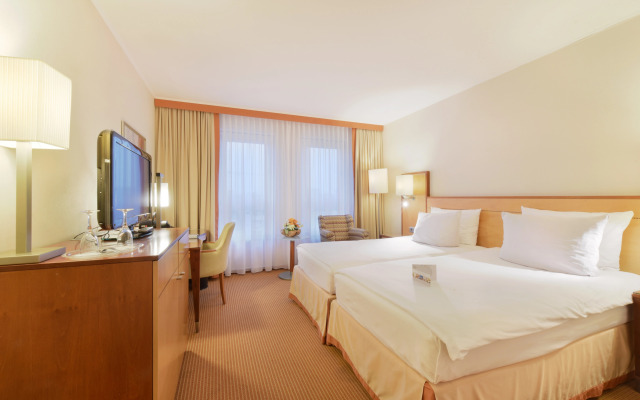 Отель The Q - Quadro City Hotel