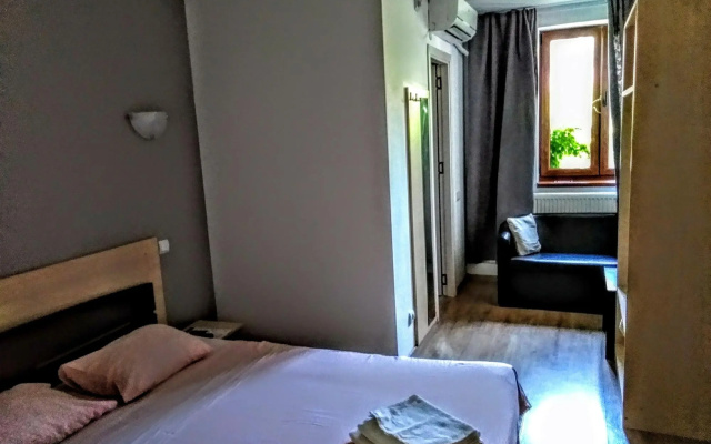 Central Guesthouse Bucharest - Adults Only