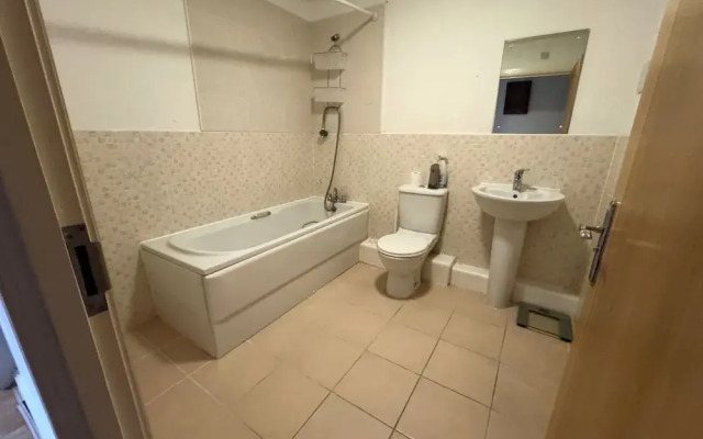Sea Breeze Retreat in Swansea