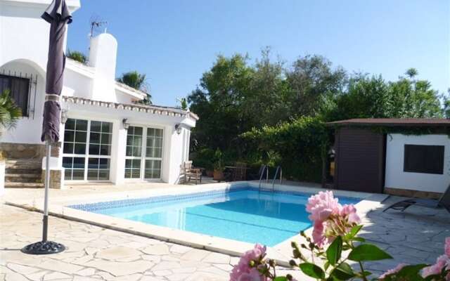 Private Cosy Villa in Marbella Area
