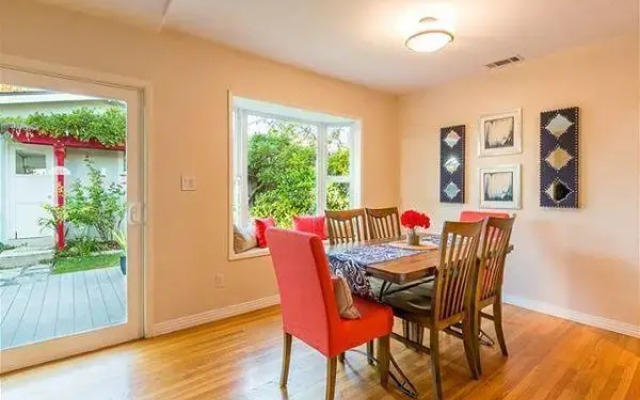 Three Bedroom Poolside in Pacific Beach