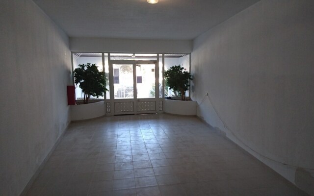 1-bed Apartment in Oura, Near the Aveiros Beach