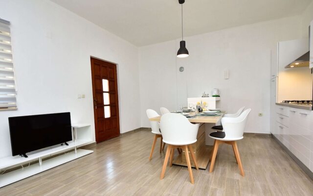 Apartment in Krusevo With Terrace