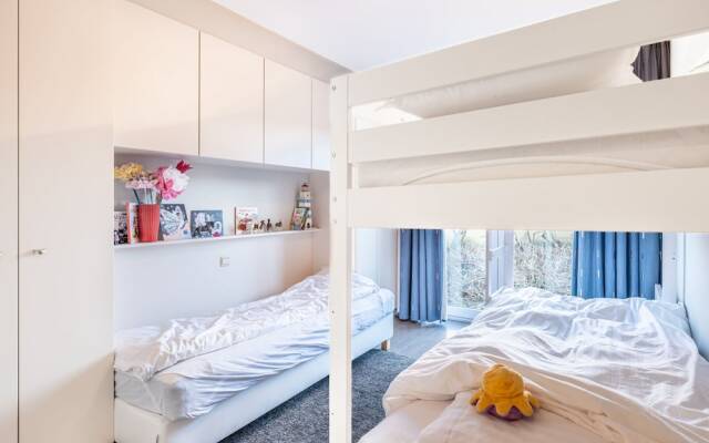 Gold 01 Within Walking Distance of the Beach