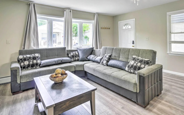 Family-friendly Keansburg Home: Walk to Beach!