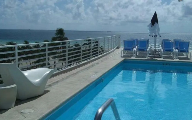 Strand Ocean Drive Suites