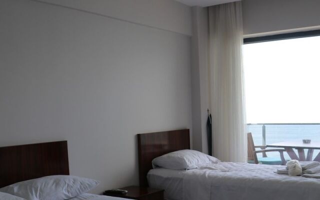 The Lavington Beach Hotel