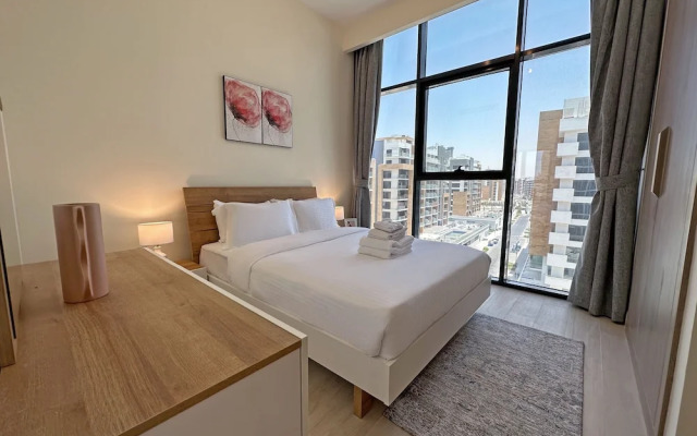 Luxury StayCation - Comfy Condo With Balcony In The Heart of Meydan