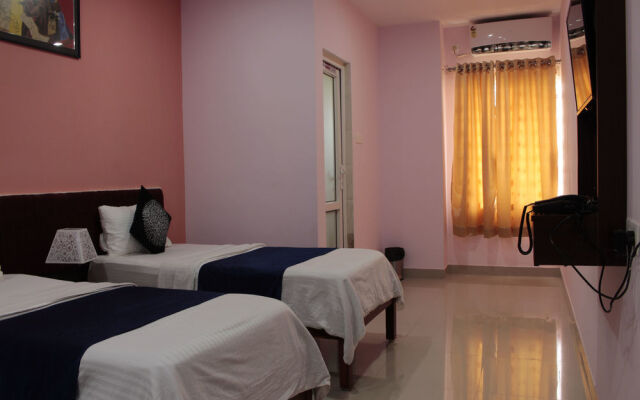 OYO 2279 Greenwood Galaxy