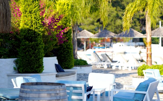 Yacht Classic Hotel - Boutique Class