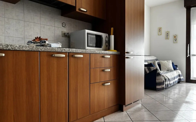 Holiday Apartment With Pool Near the Beach