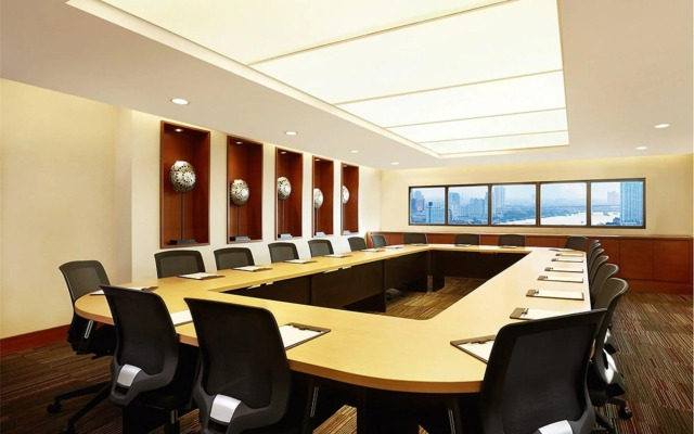 Centre Point Plus Hotel Silom