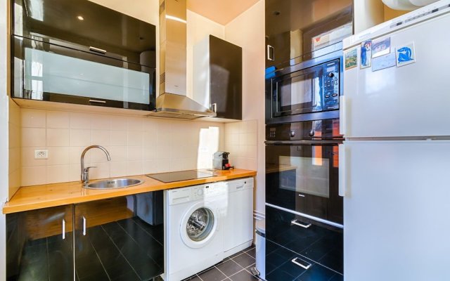 Large Air-conditioned One-room Apartment - Terrace