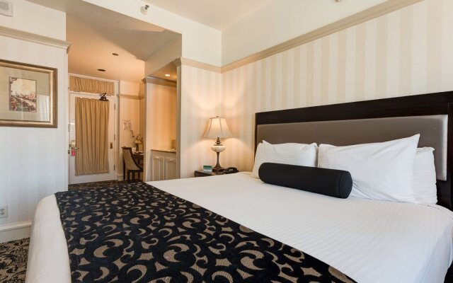 Gaslamp Plaza Suites