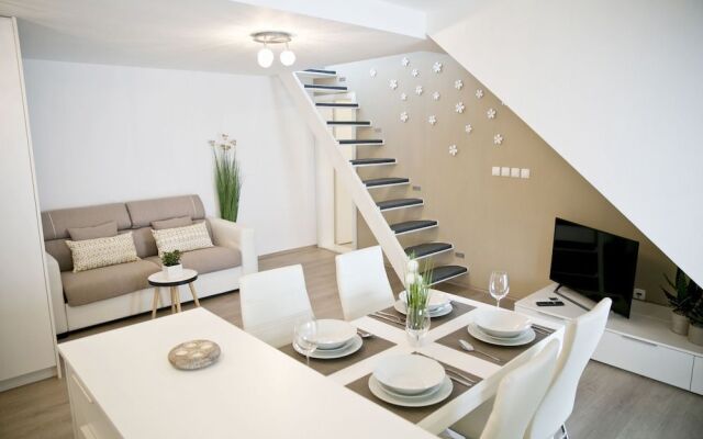 Apartments Hiša Pod Gradom