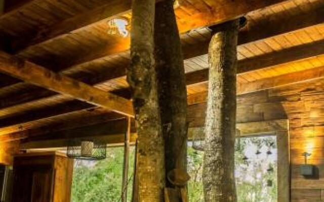 Hostal & Loft El Laurel
