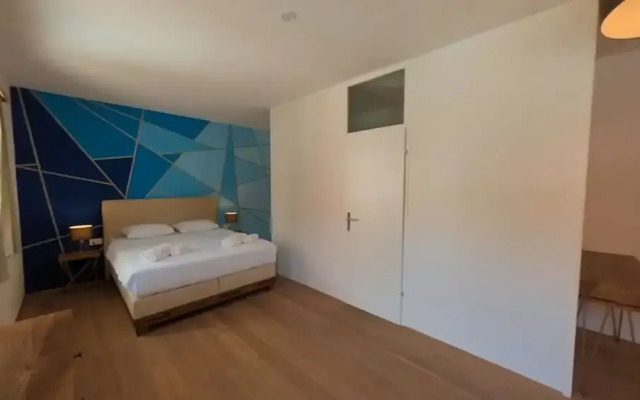 7 Rooms