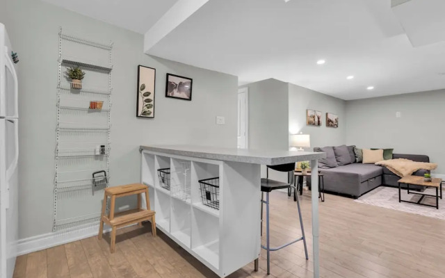 Mississauga Manor - Meadowvale