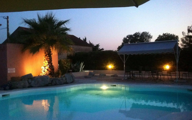 Hotel le president GARE TGV NIMES PONT DU GARD