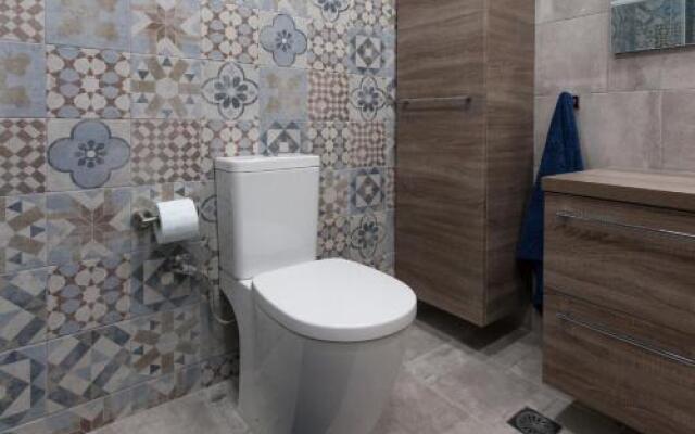 Lovely apt in Metaxourgio Center
