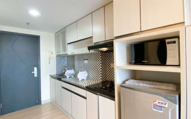 Elegant And Comfortable Studio At Tamansari The Hive Apartment