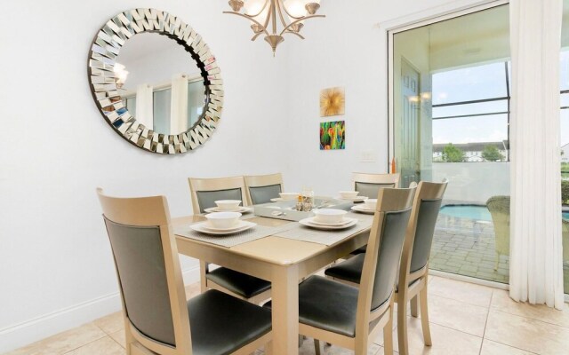 Stylish 3BR Townhouse With Pool Near Disney