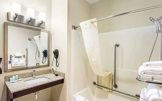 Quality Inn Sheboygan North I-43