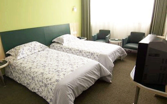 Home Inn Selected Shanghai Dahua Xincun Road Subway Station
