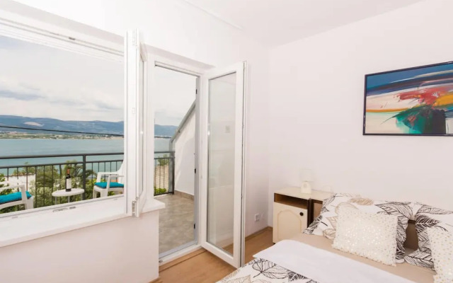 Quaint Holiday Home in Mastrinka With Balcony