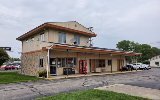 Great Lakes Inn and Suites