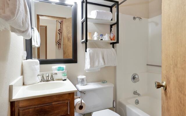 Escape IN THE Pines #2276