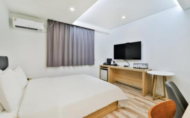 Busan Seomyeon Sloth Hotel
