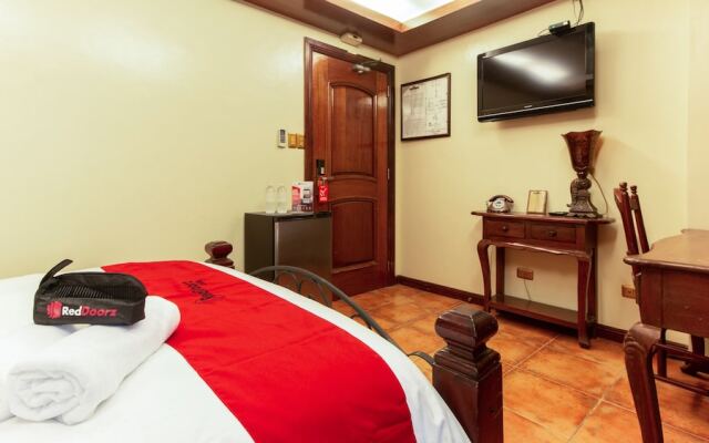 Brickwood Suites by RedDoorz