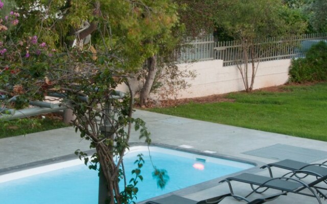 Lagonissi Residence