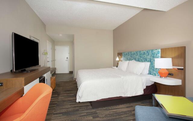 Hampton Inn & Suites Kansas City-Merriam