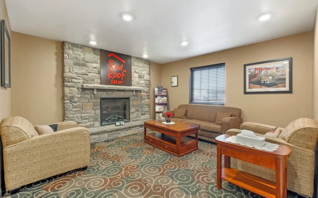 Red Roof Inn Charlestown