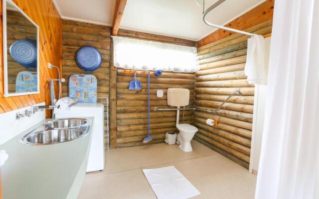 Lazy Acre Log Cabins